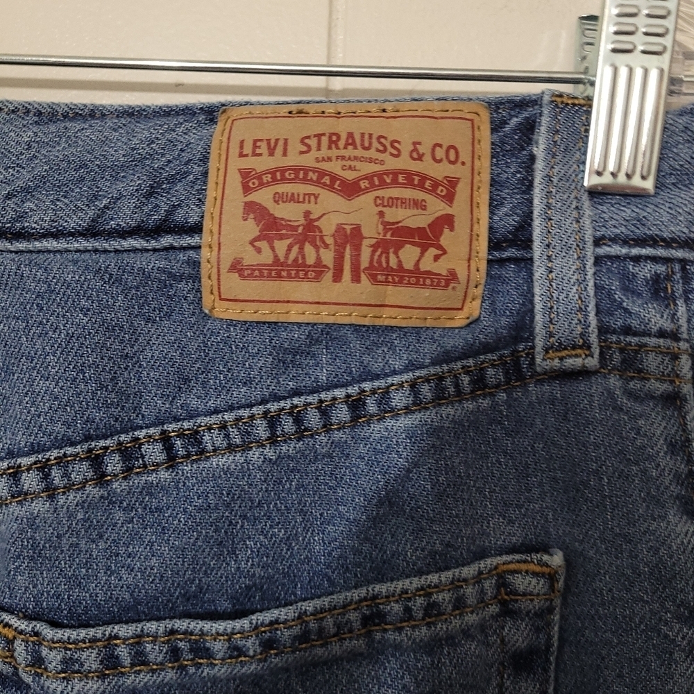 Levi's High Waisted Mom Jean Size 26 - Picture 7 of 10